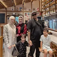 Inara Rusli dan Virgoun sepakat berdamai. [Foto: Instagram/mommy_starla]