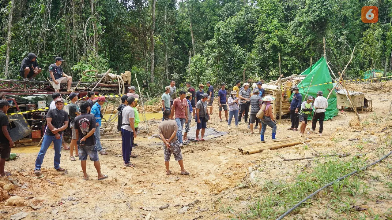 Warga Hentikan Tambang