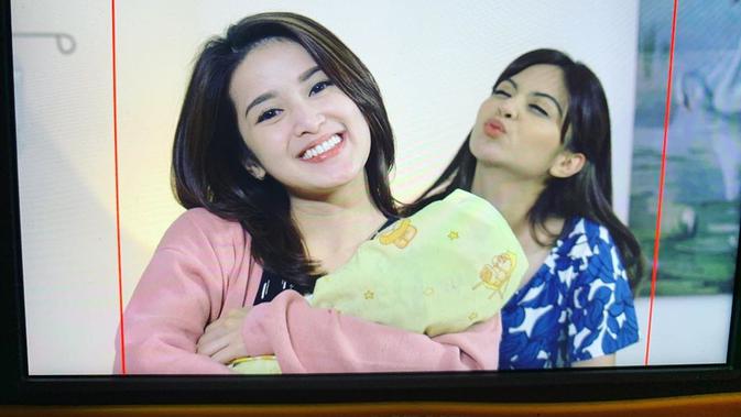 Tiwi eks T2 dan Rosiana Dewi (Sumber: Instagram/rsn.dw)