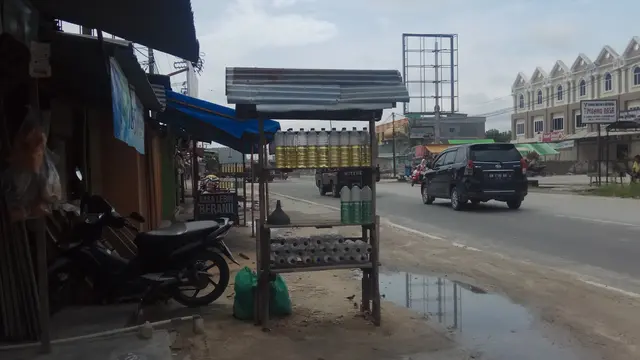 Di Pekanbaru, Premium Lebih Gampang Didapat di Pedagang Eceran