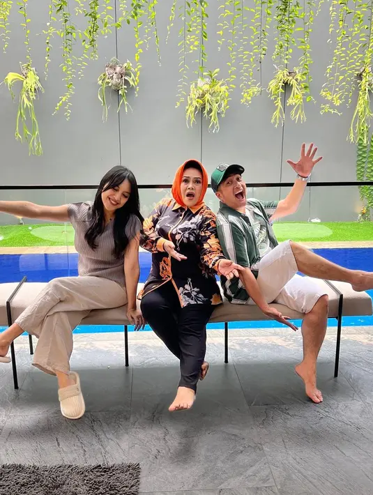 Bermula dari dampingi ibunya syuting, perempuan yang disapa Afi ini tertarik ke dunia hiburan. [Instagram.com/afifahyusuf]