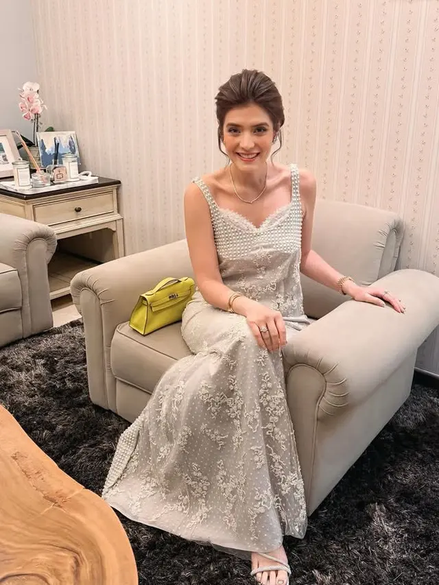 Carissa Puteri saat Kondangan Rio Haryanto dan Athina. [@carissa_puteri]