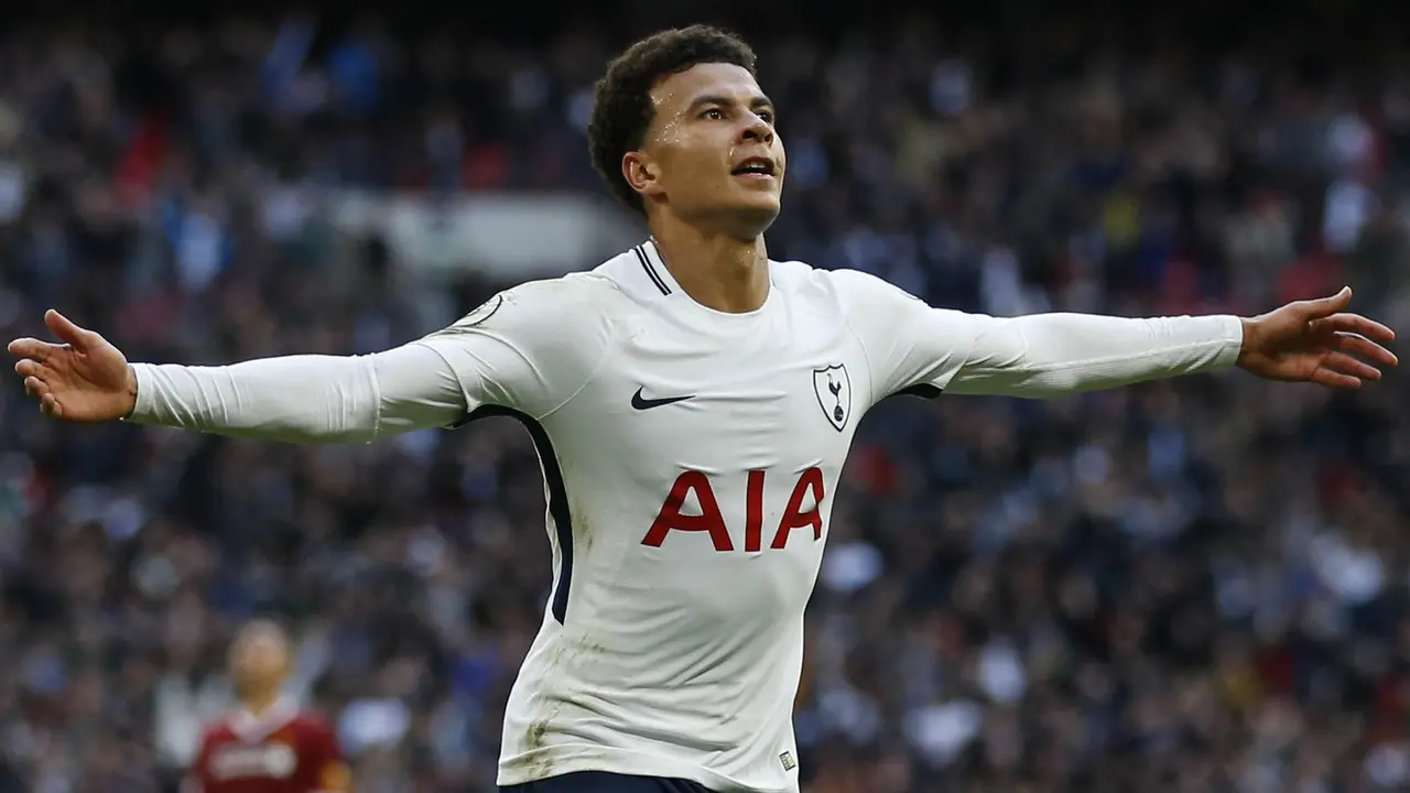 FOTO: 5 Pesepak Bola Top yang Merupakan Fans Liverpool