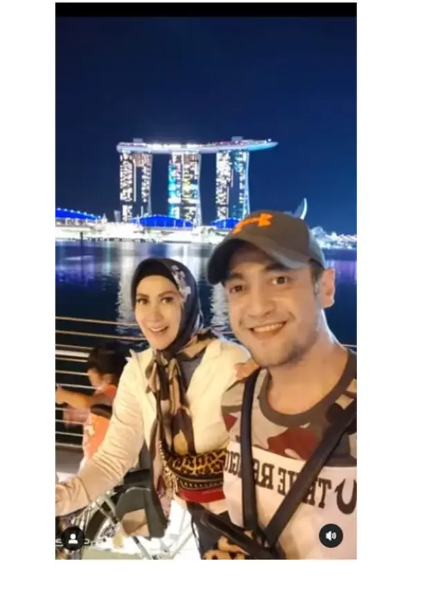 Sempat Dikira Hamil, Ini 7 Potret Mesra Venna Melinda dan Ferry Irawan
