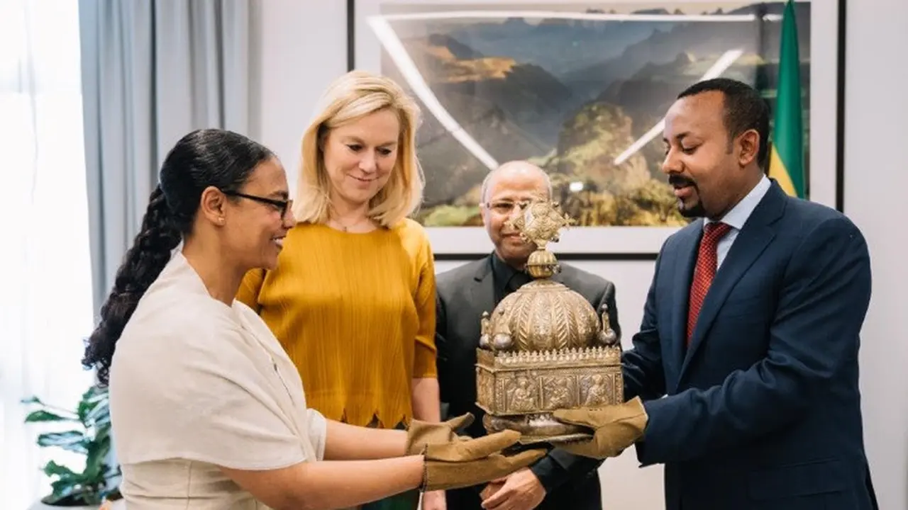 Acara penyerahan khusus mahkota Ethiopia Abad Ke-18 pada Kamis, 19 Februari 2020.