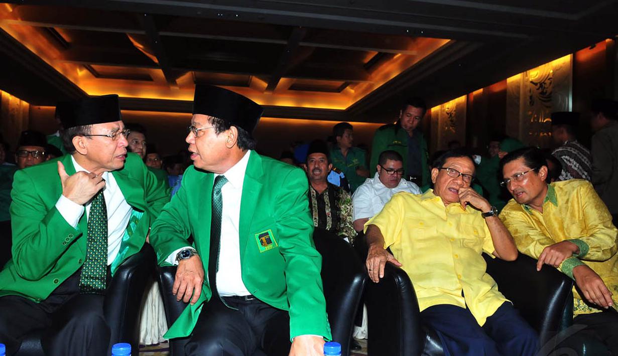 Suryadharma Ali (kiri), Djan Faridz (kedua dari kiri), Akbar Tandjung, Fadel Muhammad (kanan) tampak hadir di acara Mukernas I, Jakarta, Rabu (10/12/2014). (Liputan6.com/Johan Tallo)