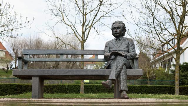 Surat Cinta Albert Einstein di Pusat Sengketa Hukum Miliarder Swiss dan Rumah Lelang Christie