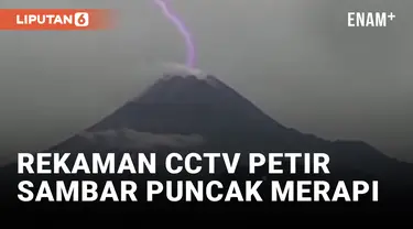 Detik-detik Petir Sambar Puncak Merapi