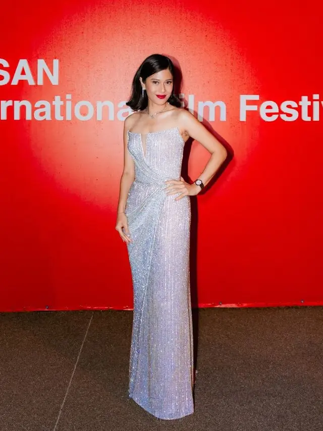 Dian Sastrowardoyo di Busan International Film Festival. [@armanfebryan]