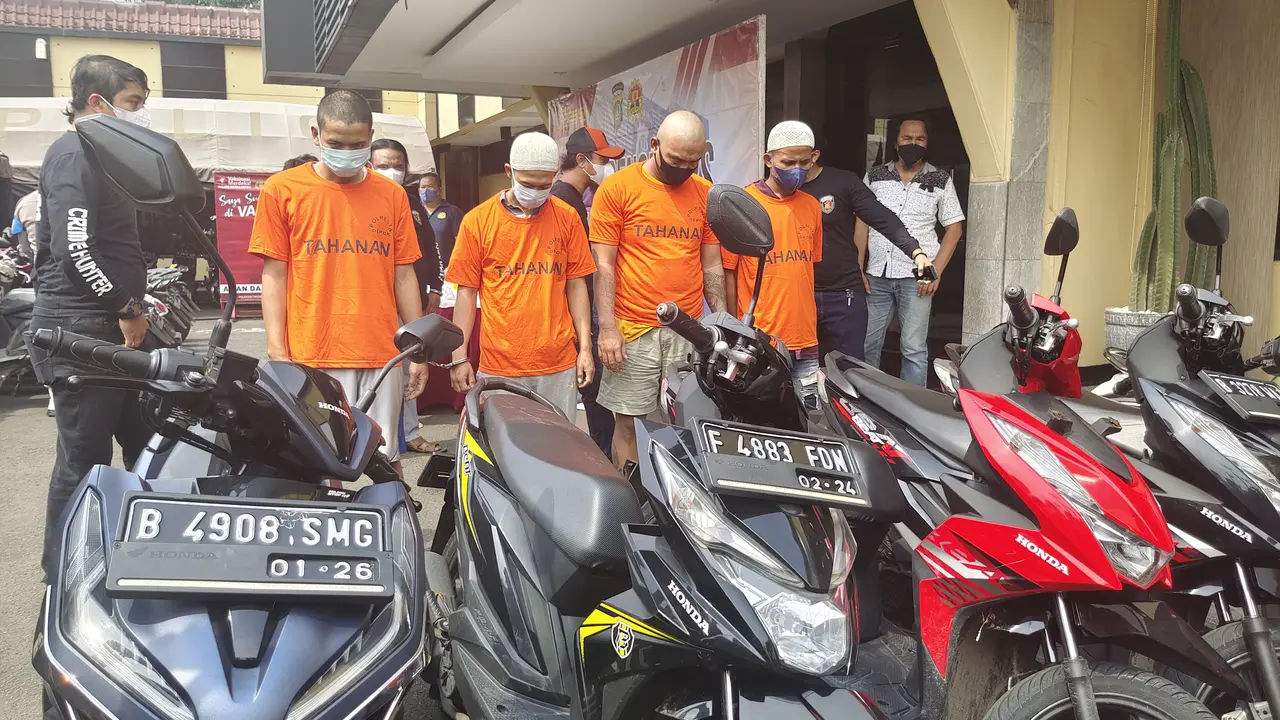 Tersangka curanmor berhasil diamankan Polres Metro Depok bersama 25 barang bukti sepeda motor