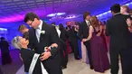 Siswa SMP Stafford, Stephen Vigil berdansa dengan teman kencannya, Julia Jarman (91), pada prom (pesta perpisahan sekolah) di Falmouth, 20 Mei 2017. Remaja itu ingin menghabiskan waktu bersama sang nenek yang didiagnosis kanker pankreas. (AP Photo)