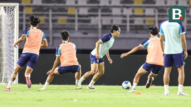 Pemain Timnas Chinese Taipei berlatih di Stadion Gelora Bung Tomo