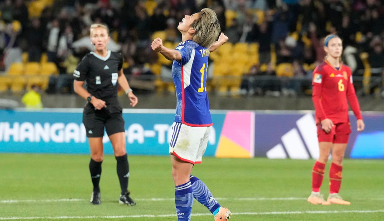 Hasil ini membuat Nadeshiko sukses melaju ke babak 16 besar dengan raihan sempurna, sembilan poin. Mereka akan menghadapi runner up Grup A, Norwegia.  (AP Photo/John Cowpland)