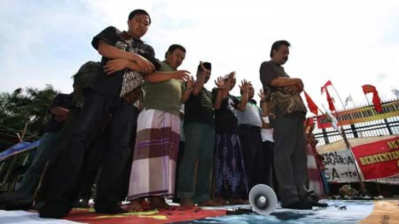 111226afotobig_shalat-ghaib.jpg