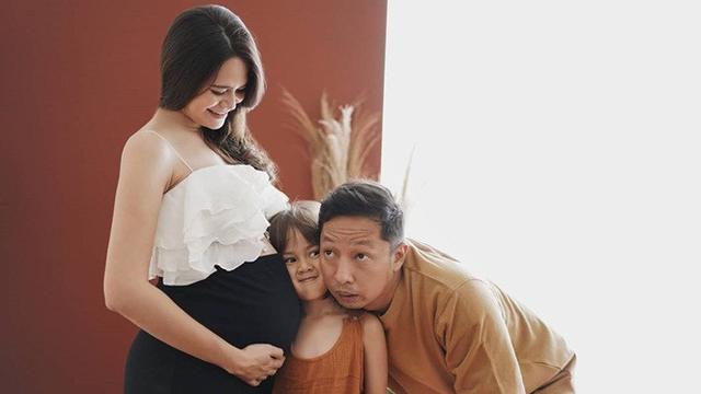 6 Potret Sabai Morscheck saat Lakukan Maternity Shoot, Tampil Menawan
