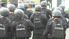 Polisi melakukan pengetatan pengamanan sidang Aman Abdurrahman yang digelar di Pengadilan Negeri Jakarta Selatan.