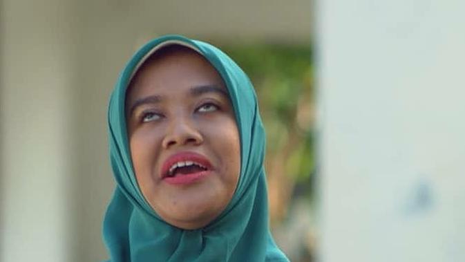 Bu Tejo diperankan Siti Fauziah. (Foto: Dok. Ravacana Films)