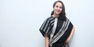 Pemeran Chelsea Islan diharapkan bisa menjadi inspirasi generasi muda. Pemeran Keira dalam film Ayat-ayat Cinta 2 itu baru saja dinobatkan sebagai salah satu pengiat di komunitas Youth of Indonesia. (Nurwahyunan/Bintang.com)