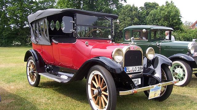 Mobil era 1900-1920-an (Boredpanda)