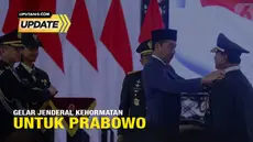 Menteri Pertahanan sekaligus calon presiden nomor urut 2, Letnan Jenderal (Purn) Prabowo Subianto resmi mendapatkan kenaikan pangkat menjadi jenderal kehormatan bintang empat pada Rabu (28/2/2024). Penghargaan tersebut langsung diberikan Presiden Jok...