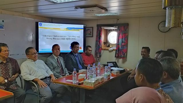 Lembaga Ilmu Pengetahuan Indonesia (LIPI) melakukan ekplorasi Arus Lintas Indonesia (Arlindo).