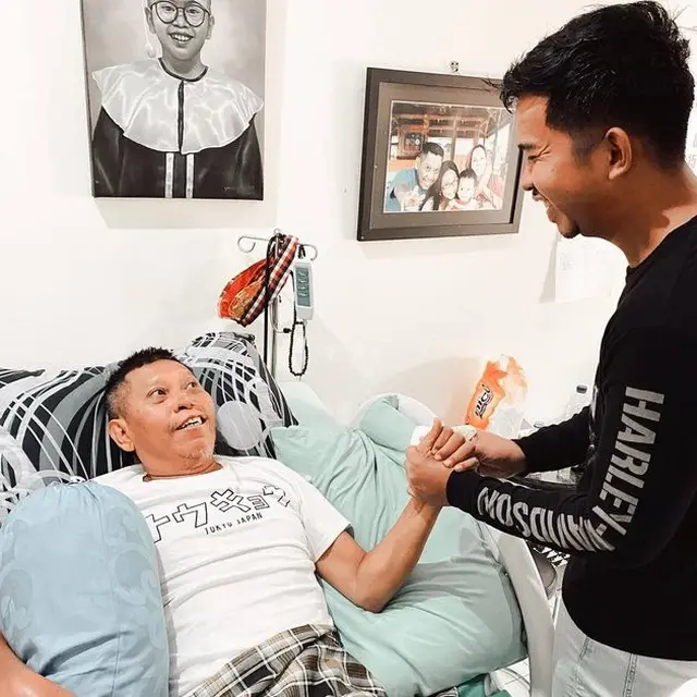 Tukul Arwana Sakit Dijenguk Anak Angkat