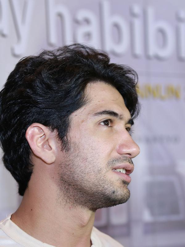 Di film Rudy Habibie, Reza Rahadian beradu peran dengan Chelsea Islan yang memerankan sosok Ilona, kekasih saat Habibie masih muda dan belum bertemu dengan Ainun. (Galih W Satria/Bintang.com)