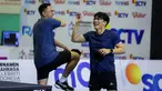 Nazril Irham atau sering disebut Ariel tampil memukau saat pertandingan tenis meja pada Turnamen Olahraga Selebriti Indonesia (TOSI) season 2 yang berlangsung di GOR POPKI Cibubur, Jakarta Timur, Sabtu (13/01/2024). Ariel tampil dalam dua nomor cabor tenis meja, yaitu ganda putra dan tunggal putra. Vokalis dari grup band Noah tersebut berpasangan dengan Raffi Ahmad saat tampil dalam nomor ganda putra melawan pasangan Desta dan Gading Marten. Mereka menang dengan skor 3-1 (21-10, 21-14, 17-21 dan 21-13). Namun Ariel harus mengakui keunggulan Desta di nomor tunggal putra dadakan yang tak direncanakan dengan skor 0-2 (18-21, 19-21). (Bola.com/Bagaskara Lazuardi)