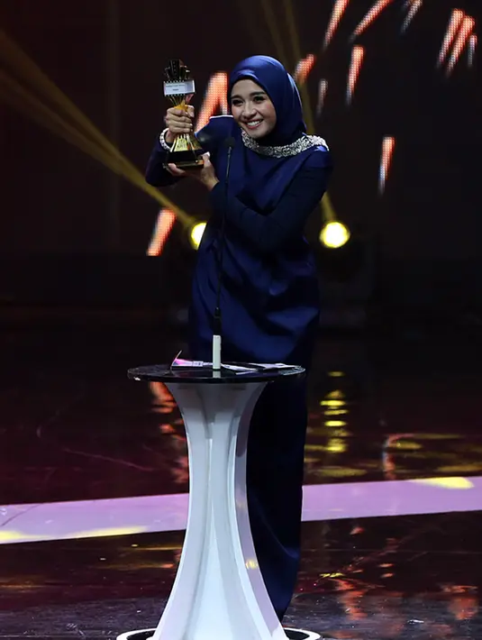 Doa yang terkabul bagi Laudya Cynthia Bella, ia dinobatkan untuk  Kategori Pemeran Utama Wanita Terbaik, dalam Indonesian Box Office Movie Awards (IBOMA) 2016. (Deki Prayoga/Bintang.com)