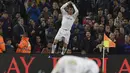 Ekspresi striker Real Madrid, Cristiano Ronaldo, setelah mencetak gol ke gawang Barcelona dalam laga La Liga Spanyol di Stadion Camp Nou, Barcelona, (2/4/2016). (AFP/Lluis Gene)