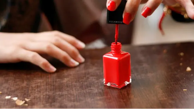 Pekerjaan mencoba cat kuku bisa membuat Anda dibayar hingga ratusan juta rupiah