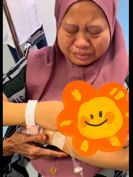 Musdalifah mencertiakan kronologi melahirkan saat usia kehamilannya baru 29 minggu. Pada Jumat 9 Juni, pemeran dalam film Ashiap Man itu masuk rumah sakit karena mengalami kontraksi dini. [Instagram/musdalifahbasri]