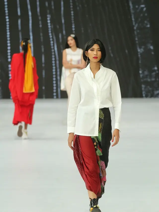 Warna Segar dalam Koleksi Kebaya dan Kain BIN House di Jakarta Fashion Week 2023