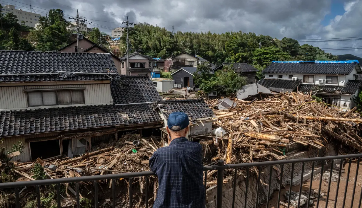 Pemerintah daerah di Ishikawa, Jepang mengatakan dua orang dinyatakan hilang, sementara delapan lainnya belum diketahui. (Yuichi YAMAZAKI/AFP)