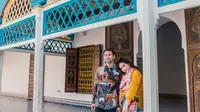 Raffi Ahmad dan Nagita Slavina mengunjungi Istana Bahia dan Masjid Koutoubia di Maroko (Dok.Instagram/@raffinagita1717/https://www.instagram.com/p/B8bZU3bhNoI/Komarudin)