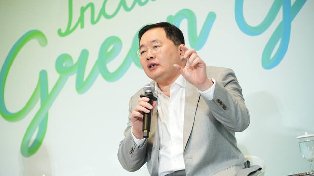 Presiden dan CEO SCG) Thammasak Sethaudom mengungkapkan bahwa pendapatan SCG untuk periode kuartal III 2024 mencapai 10,655 miliar USD atau kurang lebih Rp 168,3 triliun. (Dok SCG)