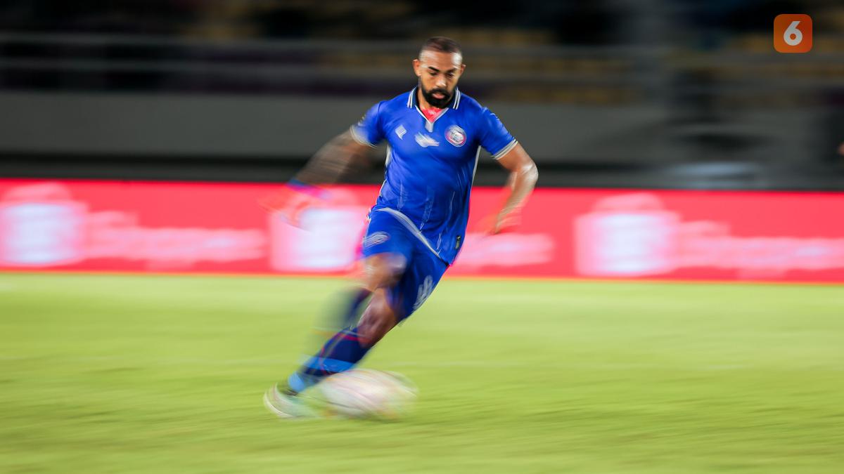 BRI Liga 1: Arema FC Menghentikan Tren Buruk, Kemenangan Dramatis 3-2 Atas PSBS Biak
