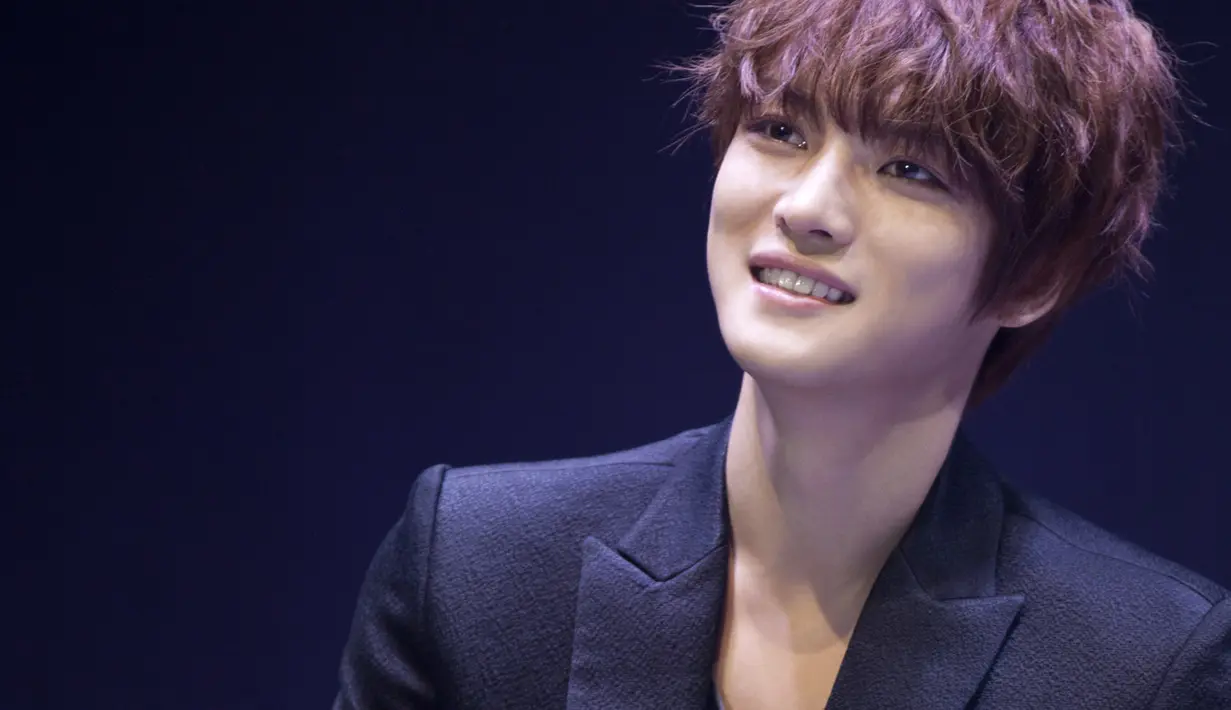 "Beberapa orang berusia 30-an tapi cara berpikirnya seperti remaja. Sebaliknya beberapa orang masih berusia 20-an tapi pikiran mereka sudah dewasa. Jadi usia tidak begitu penting dalam urusan cinta," jelasnya. (Foto: Soompi.com)