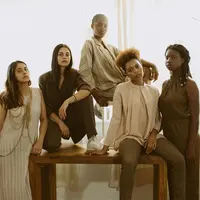 Energi feminin memiliki spektrum yang luas, tidak hanya terbatas pada sisi feminitas yang tradisional. (Foto: Pexels/RF._.studio)