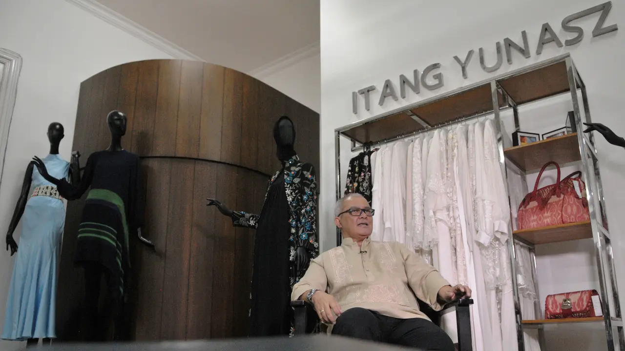 Itang Yunasz 1