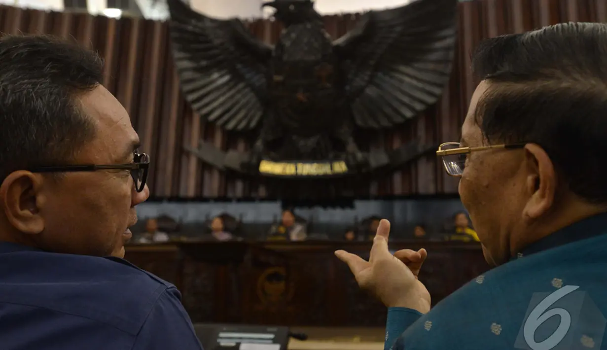 Ketua MPR RI Zulkifli Hasan (dua kiri), Oesman Sapta Odang Wakil Ketua MPR RI (kanan), dan Evert Erenst Mangindaan (kiri) turut hadir dalam acara gladi kotor pelantikan Presiden dan Wakil Presiden terpilih, Jakarta, Jum'at (17/10/2014) (Liputan6.com/Andri