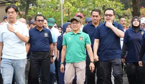 Menko PM bersama Dirut BPJS Kesehatan Ajak Masyarakat Terapkan Gaya Hidup Sehat untuk Dorong Pertumbuhan Ekonomi