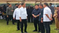 Presiden Joko Widodo didampingi Menteri BUMN Erick Thohir dan Menteri Pertahanan Prabowo Subianto menghadiri Pasar Rakyat di Lapangan Rampal Kota Malang pada Senin, 24 Juli 2023 (Liputan6.com/Zainul Arifin)