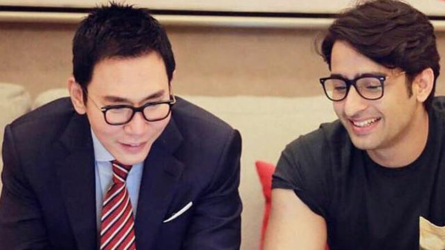siapa otis hahijary bos tv  pose mesra  ayu
