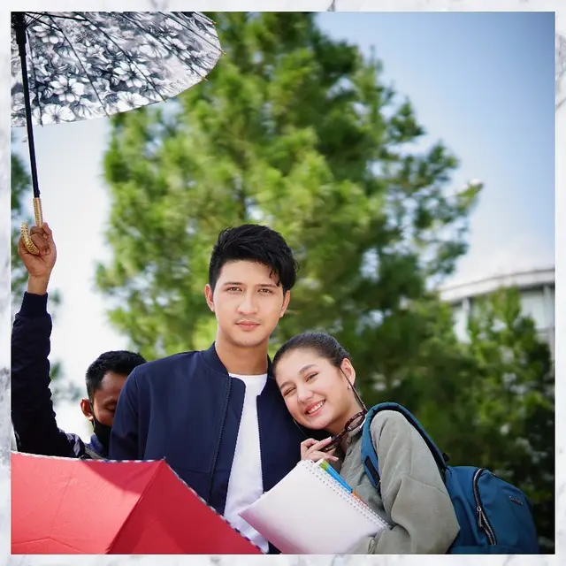 6 Potret Aditya Zoni dan Zoe Jackson di Balik Layar Cinta Tapi Benci, Selalu Kompak