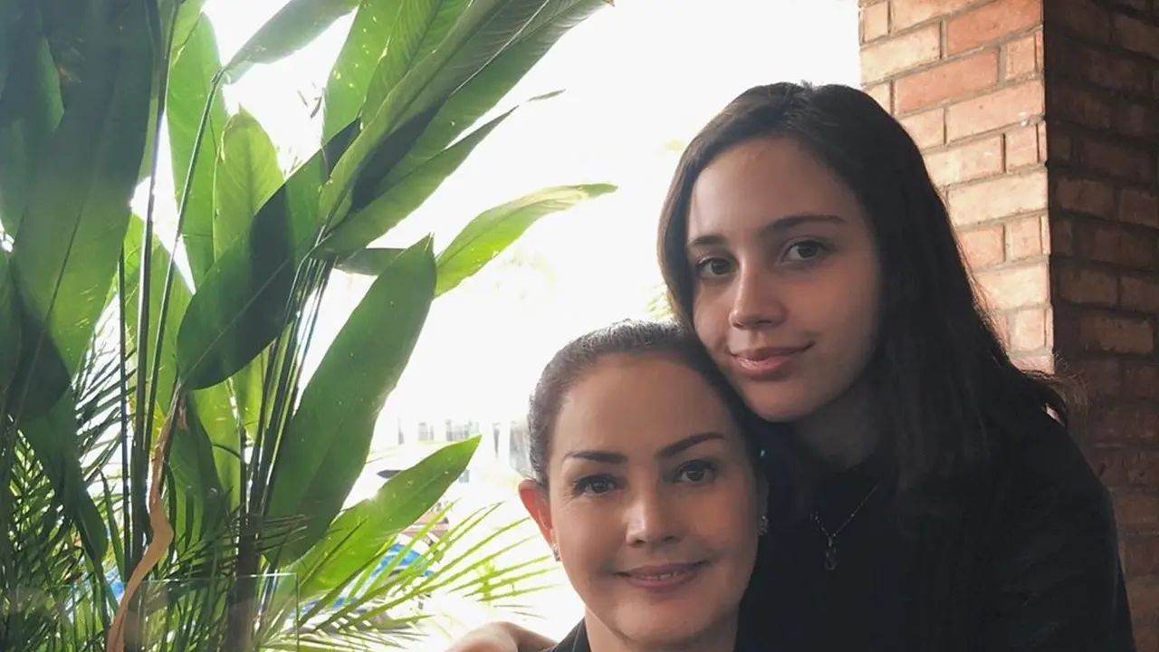 Lama Tak Terekspos, Ini 6 Potret Terbaru Sharon Sahertian Pemain Sinetron 'Hanya Kamu'
