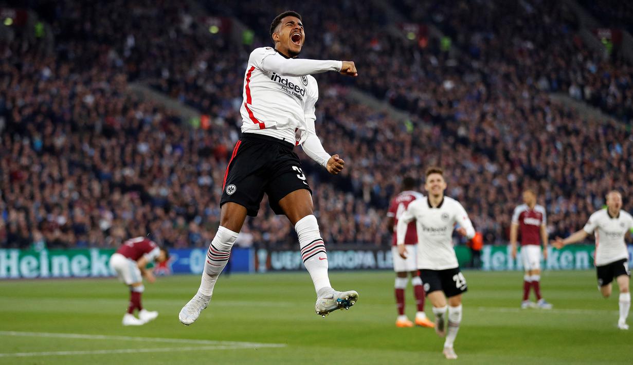 Ansgar Knauff merupakan pemain pinjaman Eintracht Frankfurt dari Borussia Dortmund. Pemain berusia 20 tahun itu dipinjamkan ke Die Alder hingga Juni 2023 mendatang. Sebagai pemain yang berposisi menjadi sayap, Knauff telah mencetak mencetak 3 gol dan 2 assists dari 19 laga. Mengingat usianya yang masih muda, ia digadang-gadang akan menjadi salah satu masa depan Timnas Jerman. (AFP/IKIMAGES/Ian Kington)