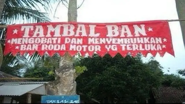 6 Spanduk Kocak Tukang Tambal Ban Ini Bikin Ketawa