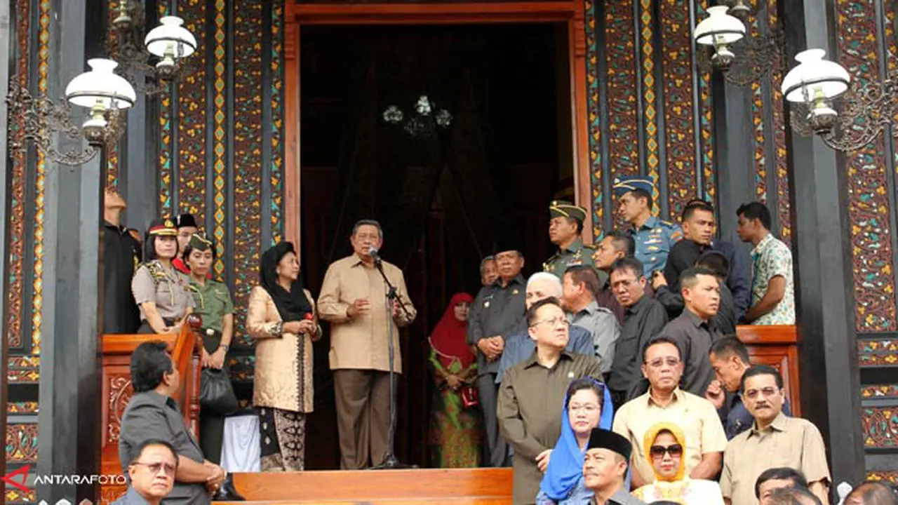 sby-blusukan-131031c.jpg