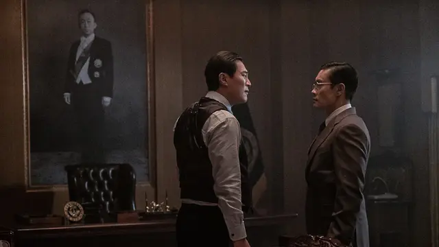 Salah satu adegan film The Man Standing Next. (Foto: Dok. IMDb/ Showbox)